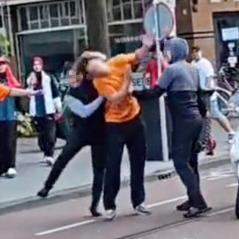 Man aangehouden voor gewelddadige aanval met fietsketting na Marokko-Oranje WK-wedstrijd