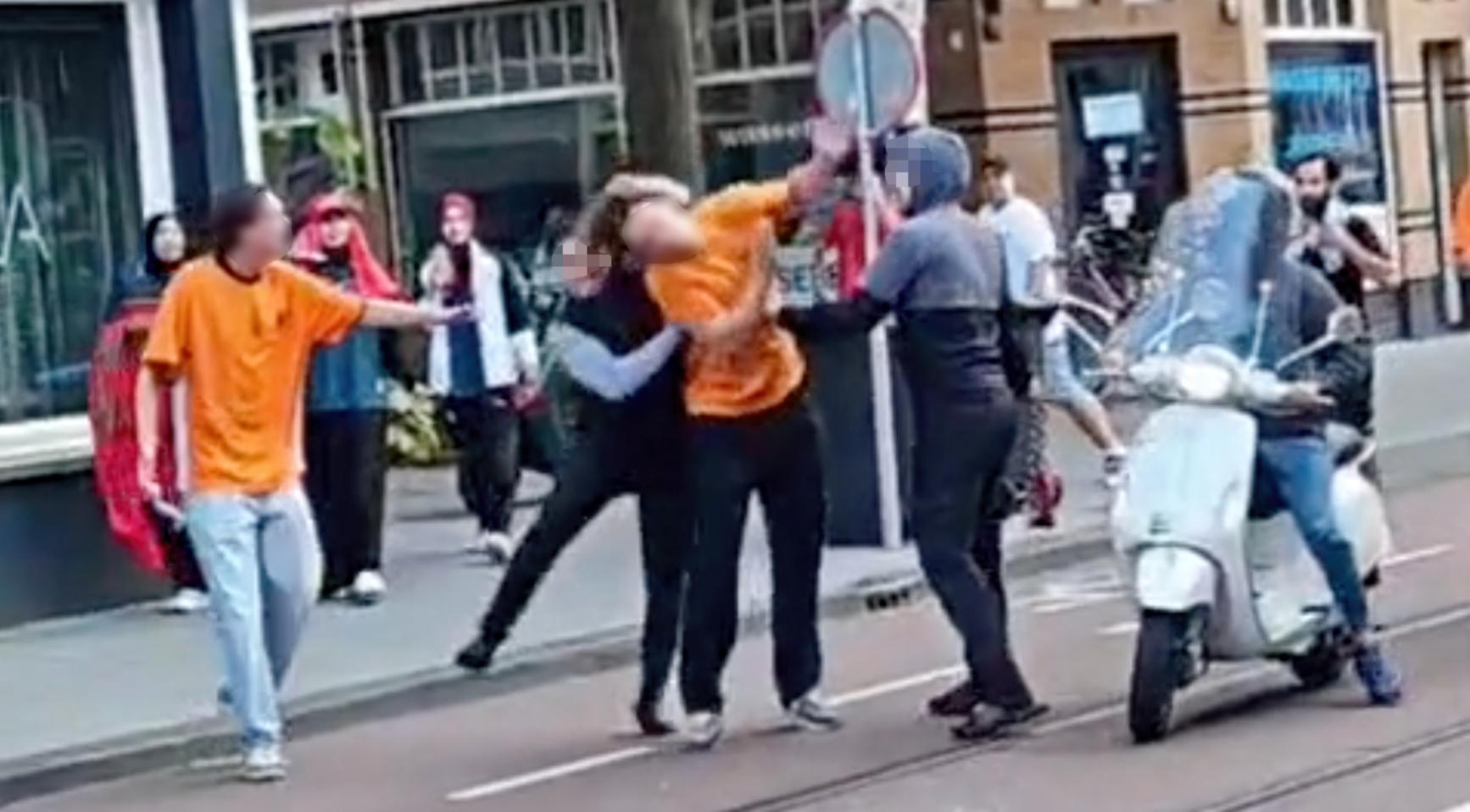 Man aangehouden voor gewelddadige aanval met fietsketting na Marokko-Oranje WK-wedstrijd