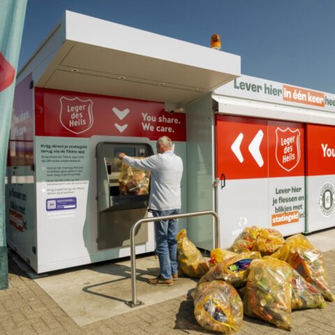 Meer bulkautomaten voor het verwerken van tientallen statiegeldflessen en blikjes geplaatst in Nederland