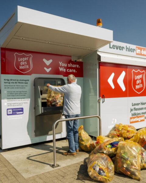 Meer bulkautomaten voor het verwerken van tientallen statiegeldflessen en blikjes geplaatst in Nederland