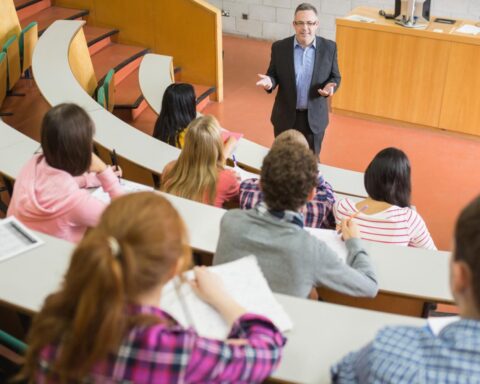 Meer studenten aan Nederlandse universiteiten kiezen voor een lerarenopleiding