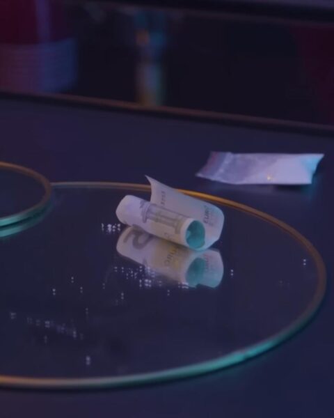 Minimaal 8 illegale designer-drugsites weer actief via een buitenlands domein