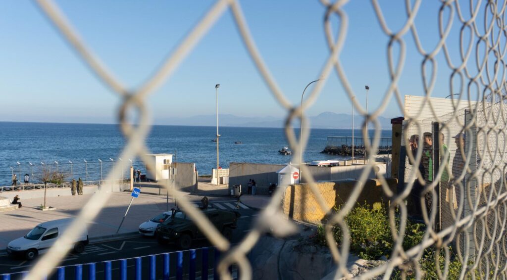 Minstens 18 doden bij massale stormloop van asielzoekers op Spaanse exclave Ceuta