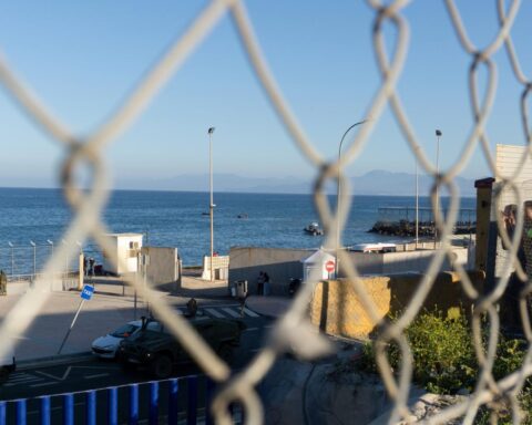 Minstens 18 doden bij massale stormloop van asielzoekers op Spaanse exclave Ceuta