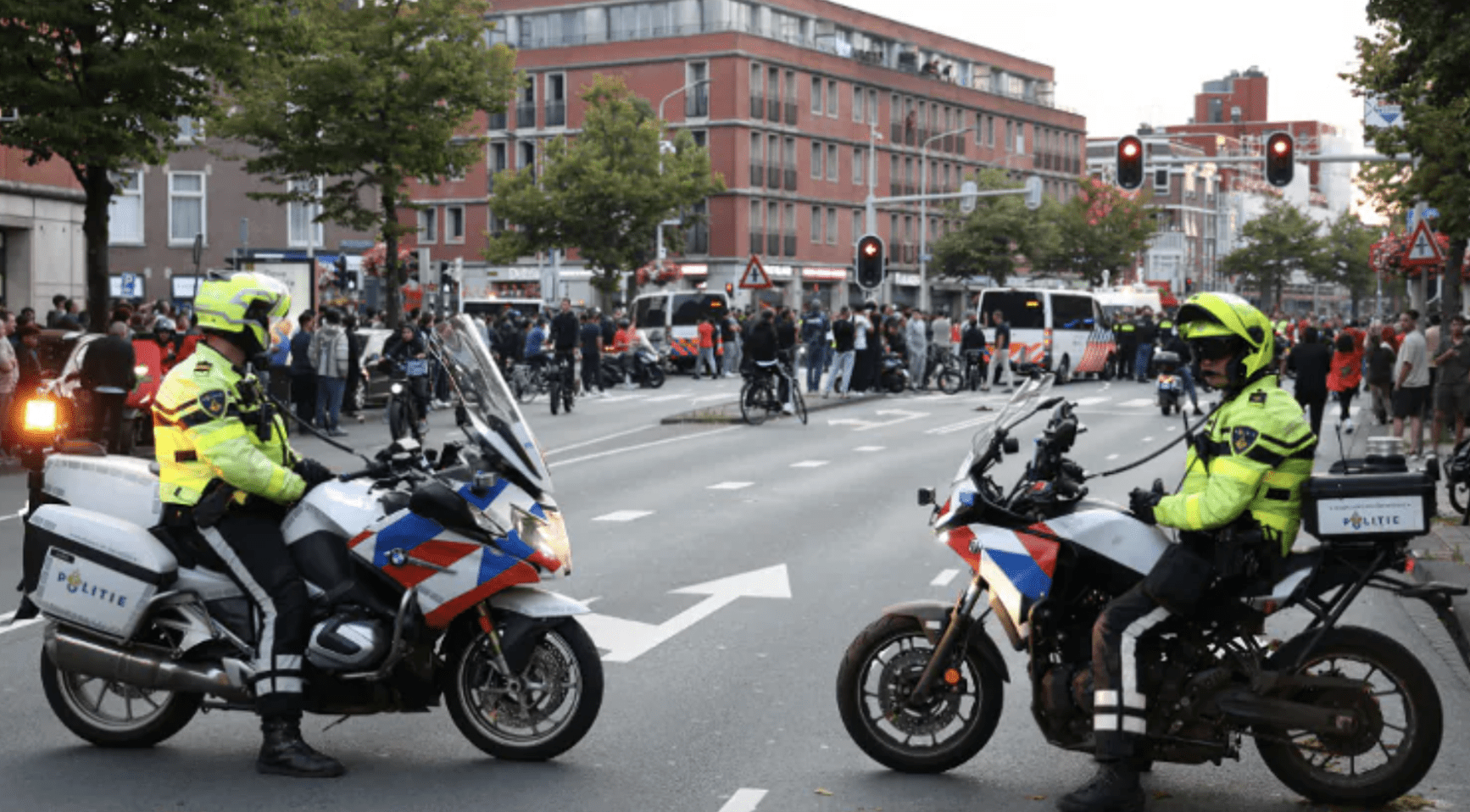 Morocco's wereldbekerzege leidt tot onrust in Den Haag en Rotterdam; 29 arrestaties