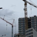 Nederland op koers om bijna 100.000 nieuwe woningen te bouwen in 2027, tijdelijke stijging verwacht
