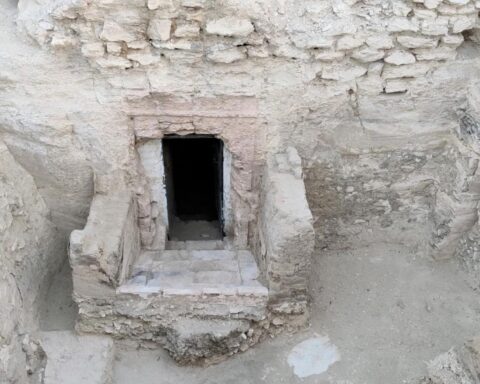 Nederlandse archeologen ontdekken 3.000 jaar oud graf in Egypte