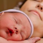 Nederlandse babynamen zijn gemiddeld aanzienlijk korter dan 50 jaar geleden; Noah en Noor het populairst