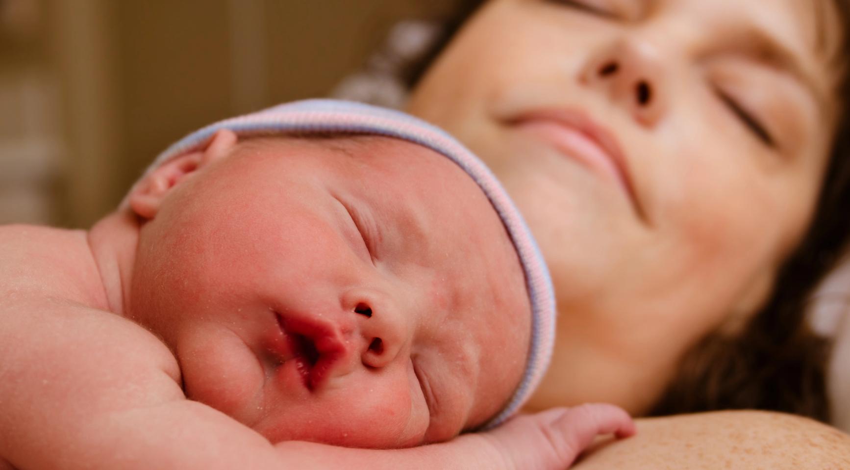 Nederlandse babynamen zijn gemiddeld aanzienlijk korter dan 50 jaar geleden; Noah en Noor het populairst