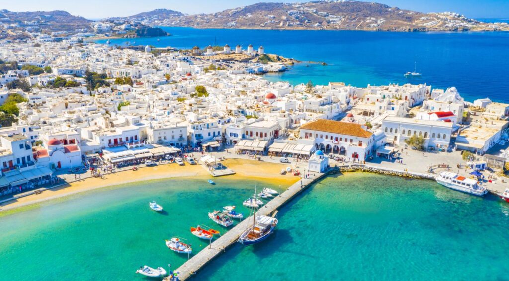 Nederlandse influencer aangehouden voor naaktheid op het Griekse eiland Mykonos