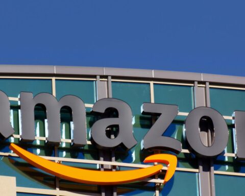 Nederlandse toezichthouder stuurt cease and desist-brief naar Amazon en Bol.com over valse kortingen
