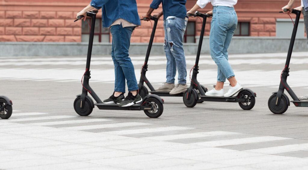 Nog veel niet-geregistreerde elektrische scooters op Nederlandse wegen een jaar na verbod