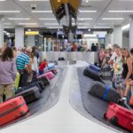 Onderzoek: Nederlandse reizigers kiezen opnieuw voor vliegreizen terwijl autorijden en treinreizigers afnemen