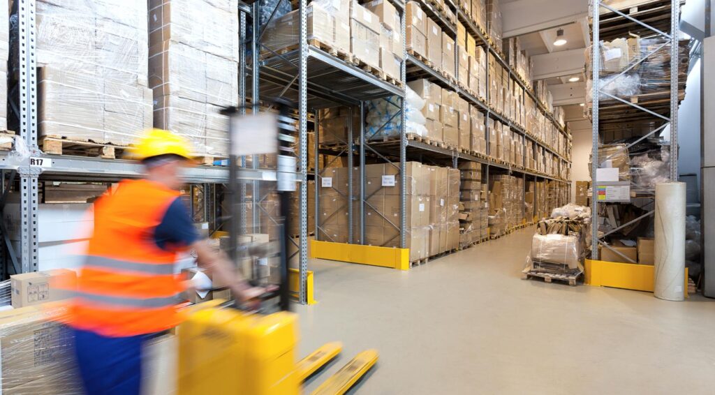 Onderzoek toont aan dat groei distributiecentra in Nederland aanbod migrantwoningen overtreft