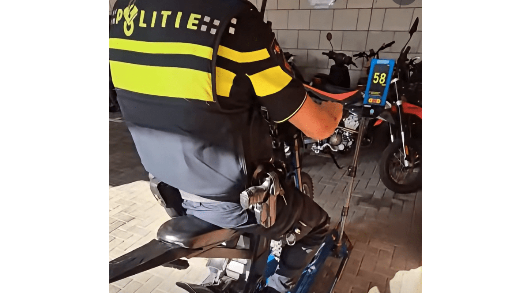 Politie Delft betrapt 11-jarige die 58 km/u rijdt op fatbike
