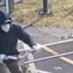 Politie publiceert beelden van verdachte die 35-jarige man uit Zaandam ne shooting in Rijen