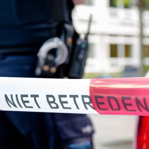 Politie schiet gewapende man neer op Aalsdijk in Rotterdam-IJsselmonde