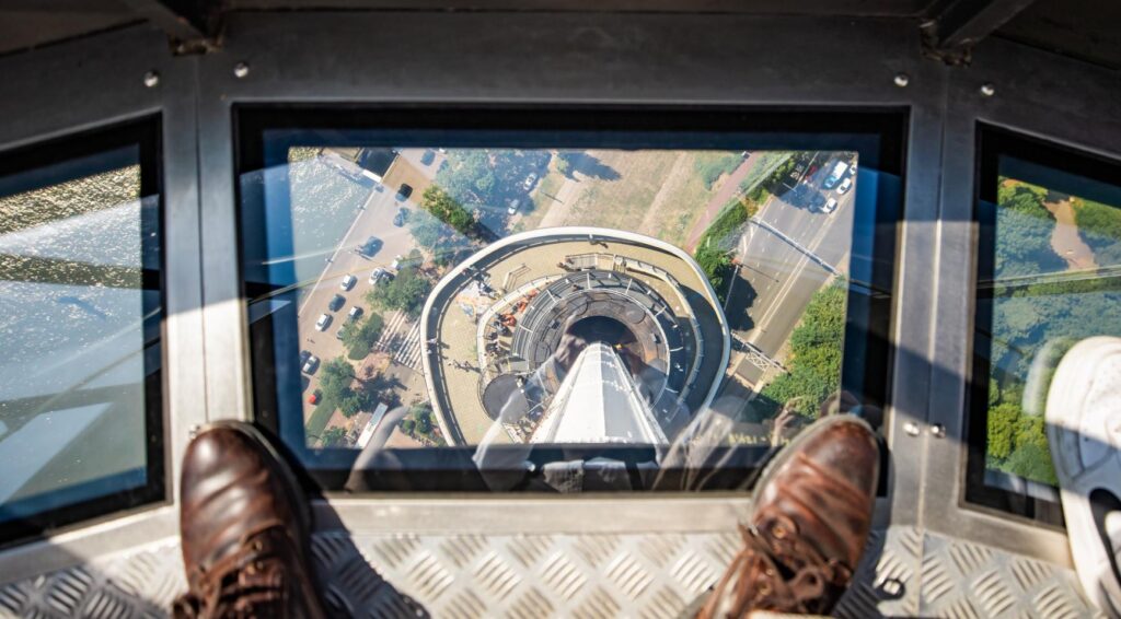 Premier Jetten annuleert deelname aan abseilen van de Euromast in Rotterdam