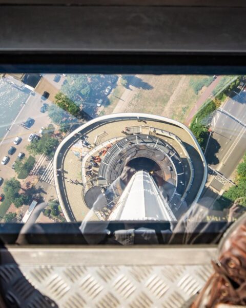 Premier Jetten annuleert deelname aan abseilen van de Euromast in Rotterdam