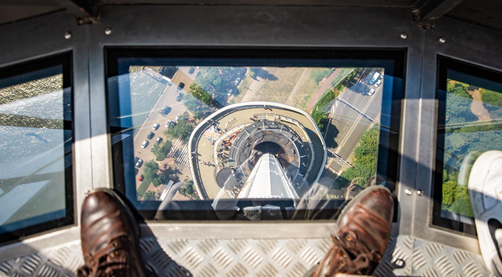 Premier Jetten annuleert deelname aan abseilen van de Euromast in Rotterdam