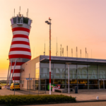 Rechter beveelt minister om snel besluit te nemen over Lelystad Airport