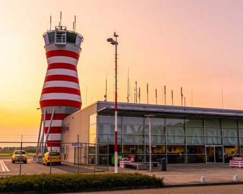 Rechter beveelt minister om snel besluit te nemen over Lelystad Airport