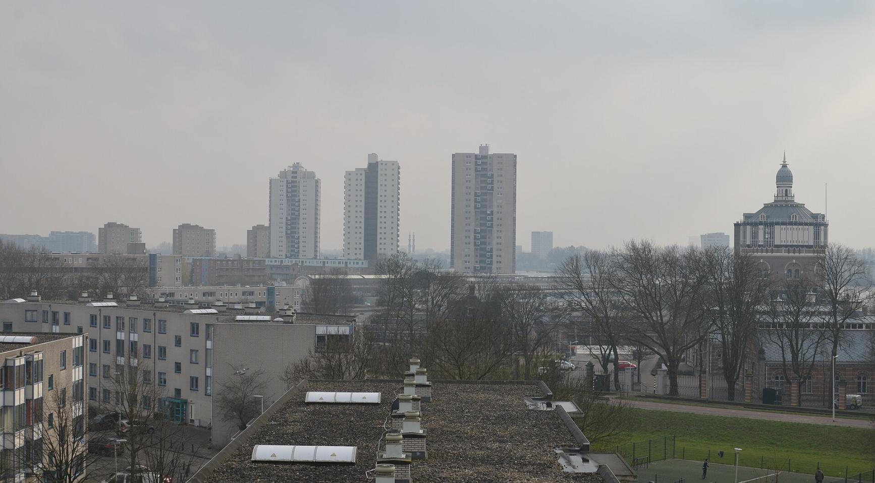Rotterdam beperkt toegang tot De Esch-district 's nachts tot alleen bewoners en werkenden