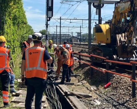 Rotterdam-Zuid lijn gesloten tot zaterdag; geen treinen tussen Groningen en Zuidhorn