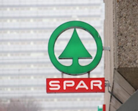 Spar-vestigingen blijven openen in Rusland; sommige verkochte producten staan op EU-sanctielijst