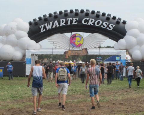 Stuntman raakt gewond na katapult bij Zwarte Cross festival