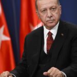 Turkse president schenkt revolvers, Rutte slaat aanbod af en Jetten laat zijn achter in Turkije
