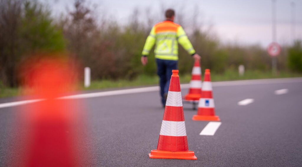 Tweede Kamer wil langere rijverboden na ernstige ongevallen; boetes voor onnodig toeteren