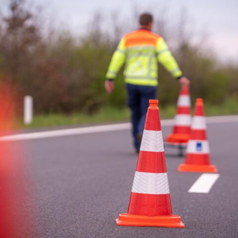Tweede Kamer wil langere rijverboden na ernstige ongevallen; boetes voor onnodig toeteren