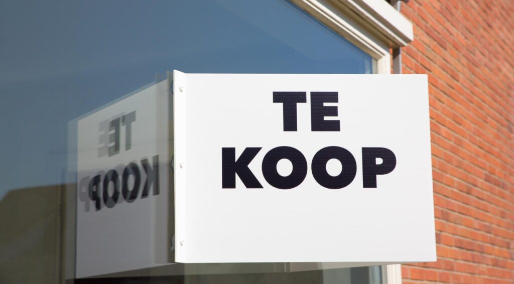 Verkopen van nieuwbouwwoningen in Nederland dalen met 19% door afkoeling van de markt