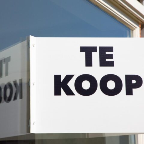 Verkopen van nieuwbouwwoningen in Nederland dalen met 19% door afkoeling van de markt