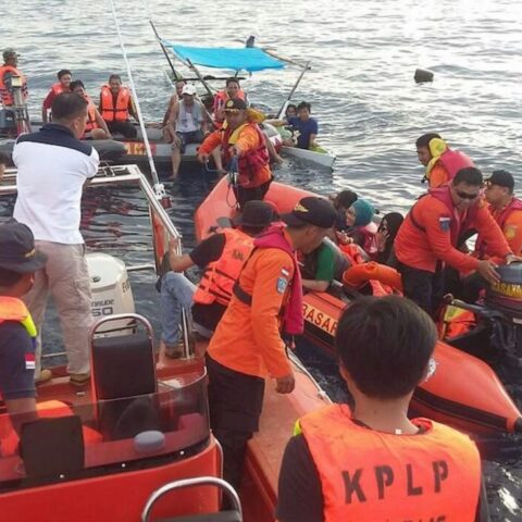Vijf Nederlandse toeristen onder 11 vermisten na verdwijning van speedboot voor de kust van Sulawesi
