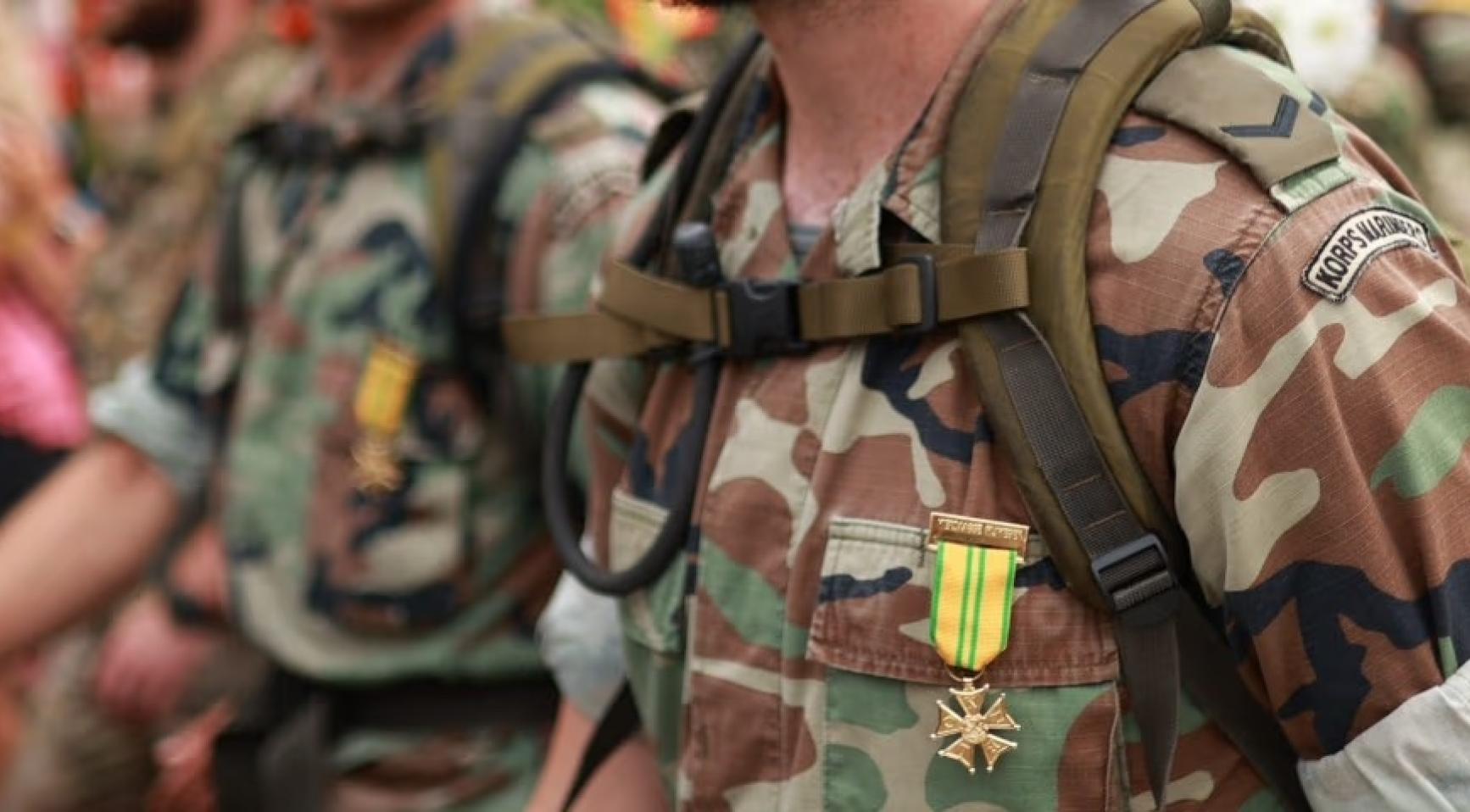 Wandelaars starten 108e editie van de Nijmegen Vierdaagse Marches