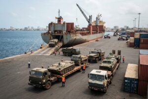 Kremlin stuurt via gesanctioneerd vrachtschip militaire voertuigen naar Mali
