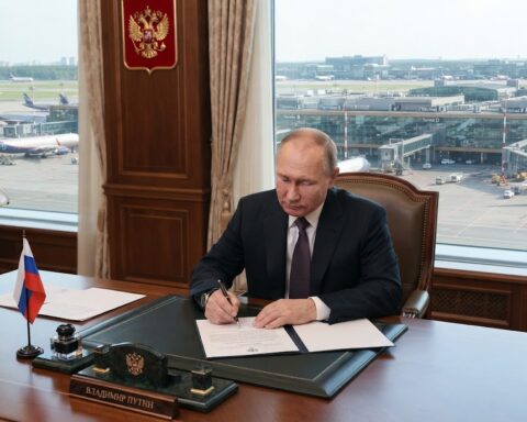 Poetin maakt verkoop van staatsbelang in luchthaven Sheremetyevo mogelijk