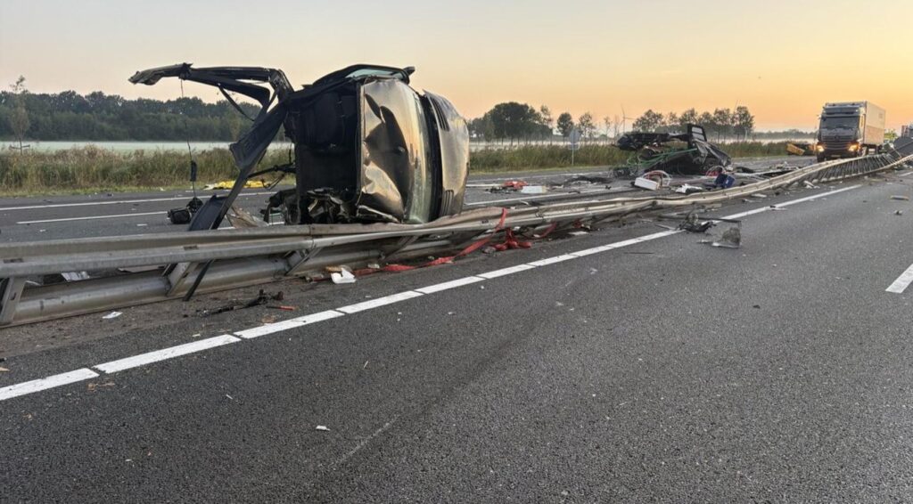A28: acht gewonden na busongeval met Duitse scholieren, ongeveer 45 kinderen lichtgewond
