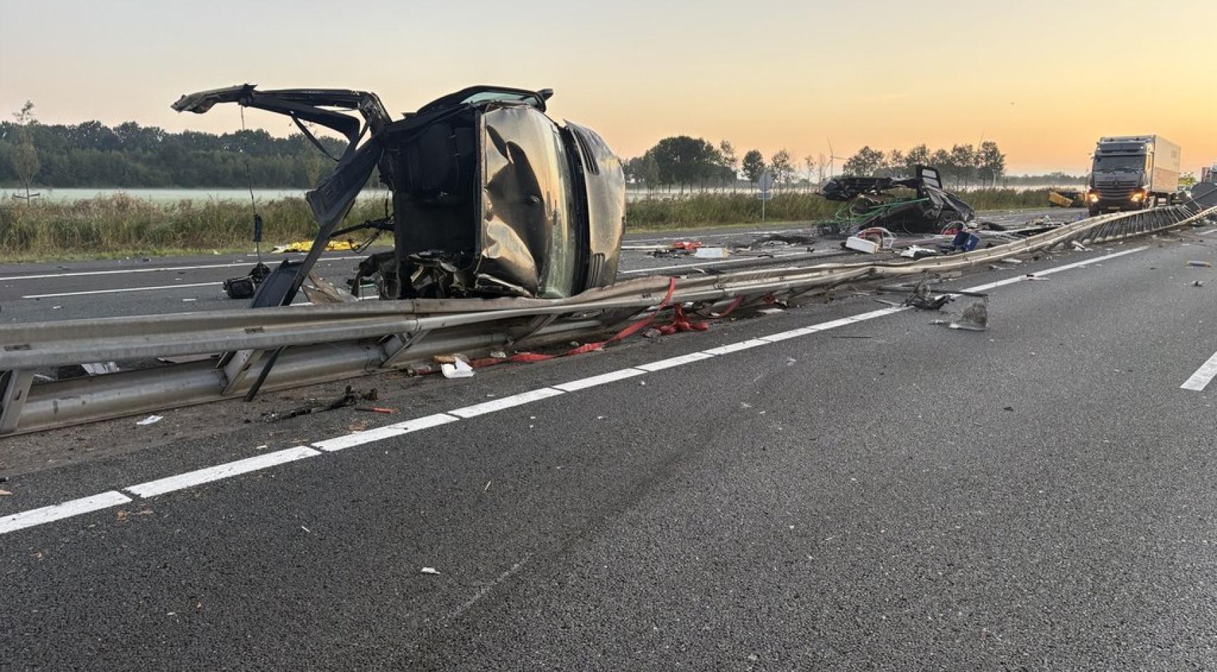 A28: acht gewonden na busongeval met Duitse scholieren, ongeveer 45 kinderen lichtgewond