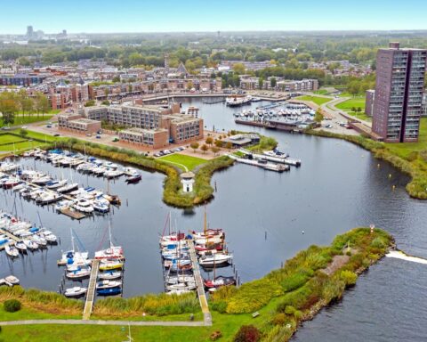 Almere eerste gemeente in Nederland die leegstandsbelasting invoert: €2.000 boete voor lege woningen