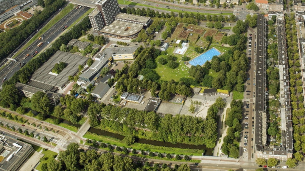 Amsterdam krijgt zes maanden om plannen voor woningbouw in Mercatorpark te herzien