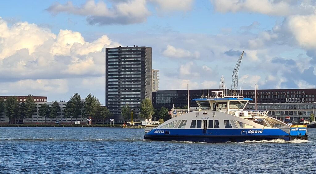 Amsterdam-wethouder ontkent informatie te hebben achtergehouden over kostenstijging Oostbrug