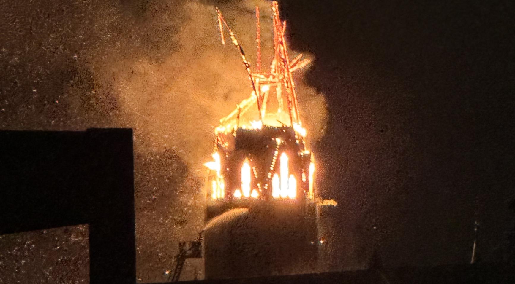 Amsterdamse politie sluit onderzoek naar brand Vondelkerk; oorzaak niet te bepalen