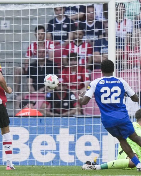 AZ verslaat PSV met 4-0 en wint tweede Johan Cruyff Shield