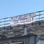 Banner langs Belgische snelweg verwijst vermoedelijk naar Nederlandse zangeres Sophie Straat