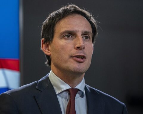 Belastingplan van Nederlandse EU-commissaris Hoekstra kost Nederland mogelijk €8 miljard per jaar
