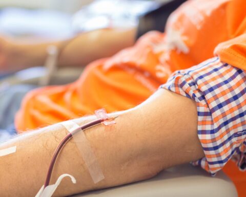 Bloeddonor in Nederland gediagnosticeerd met West-Nijlvirus; waarschijnlijk besmet in Nederland
