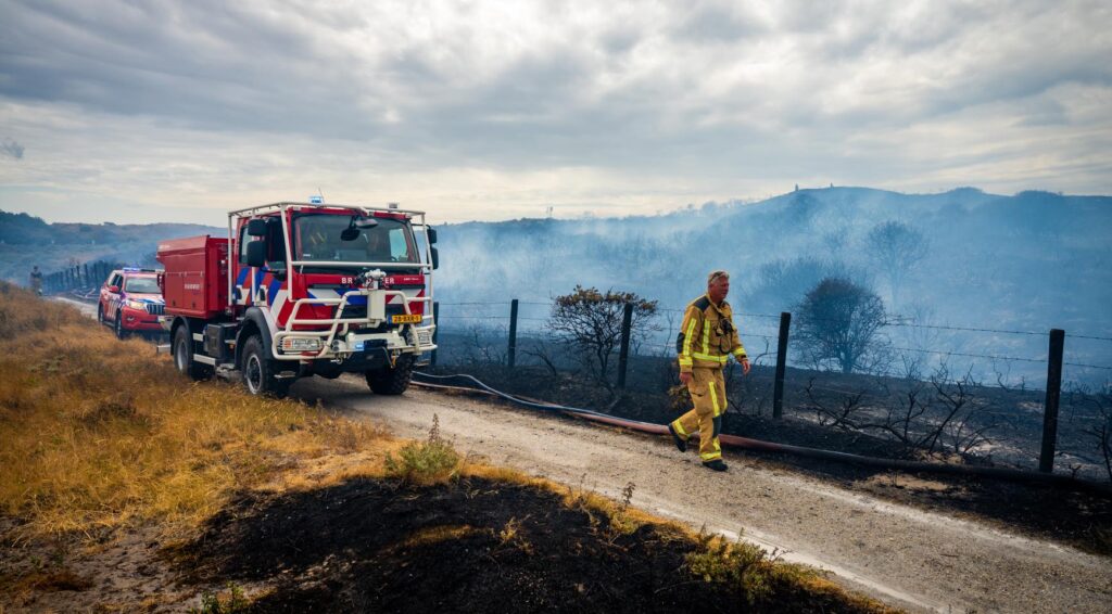 Bosbrand nabij Wassenaar leidt tot hotel evacuatie en NL-Alert